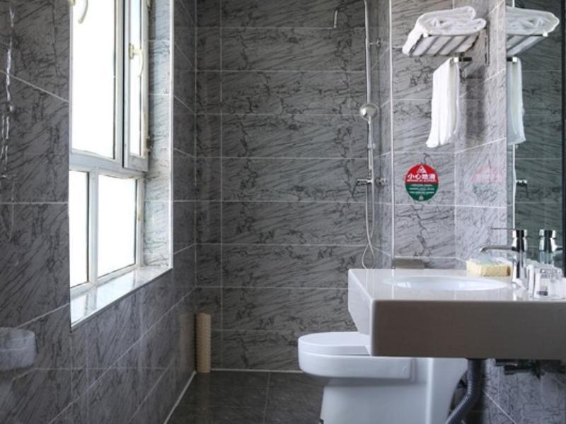 Greentree Wulumuqi Airport Hotel Urumqi Eksteriør bilde