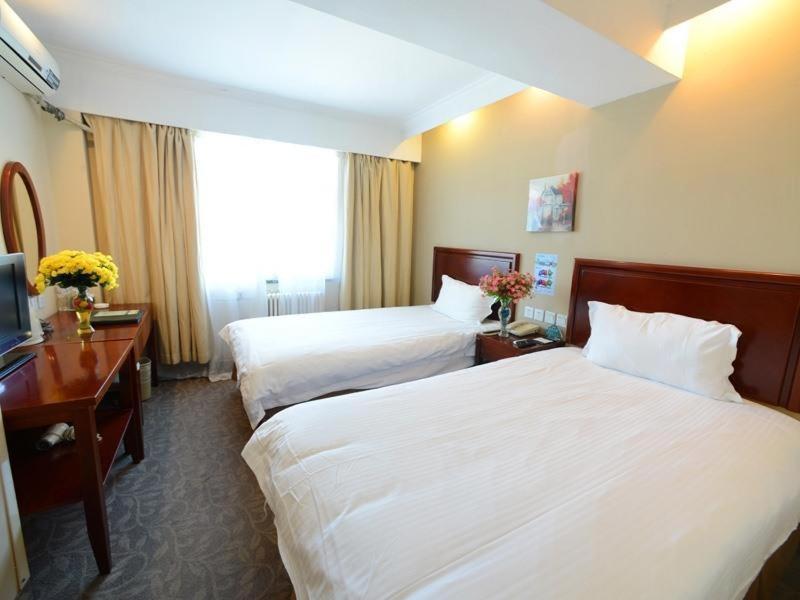 Greentree Wulumuqi Airport Hotel Urumqi Eksteriør bilde